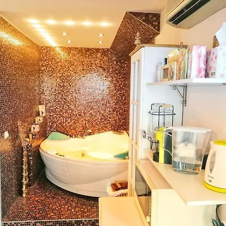 Sunny Honeymoon ساني بيتش